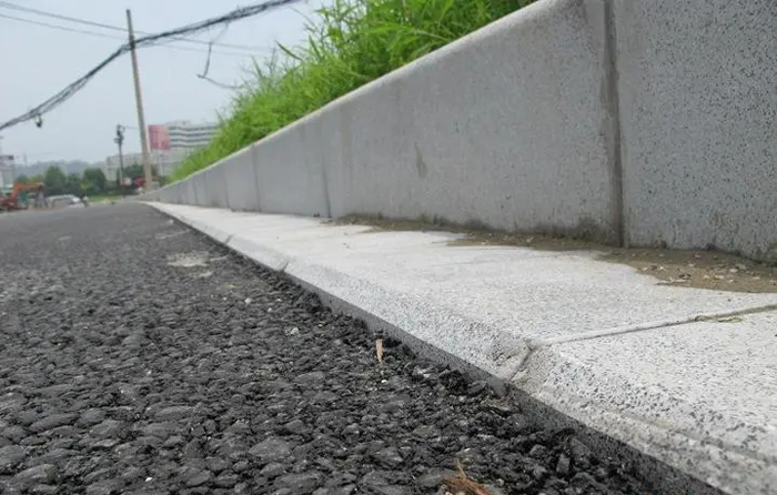 造成路邊石破損的原因有哪些?